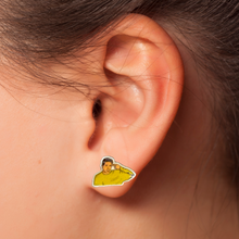 Load image into Gallery viewer, A close-up of an ear wearing the &quot;Ross Unagi&quot; stud
