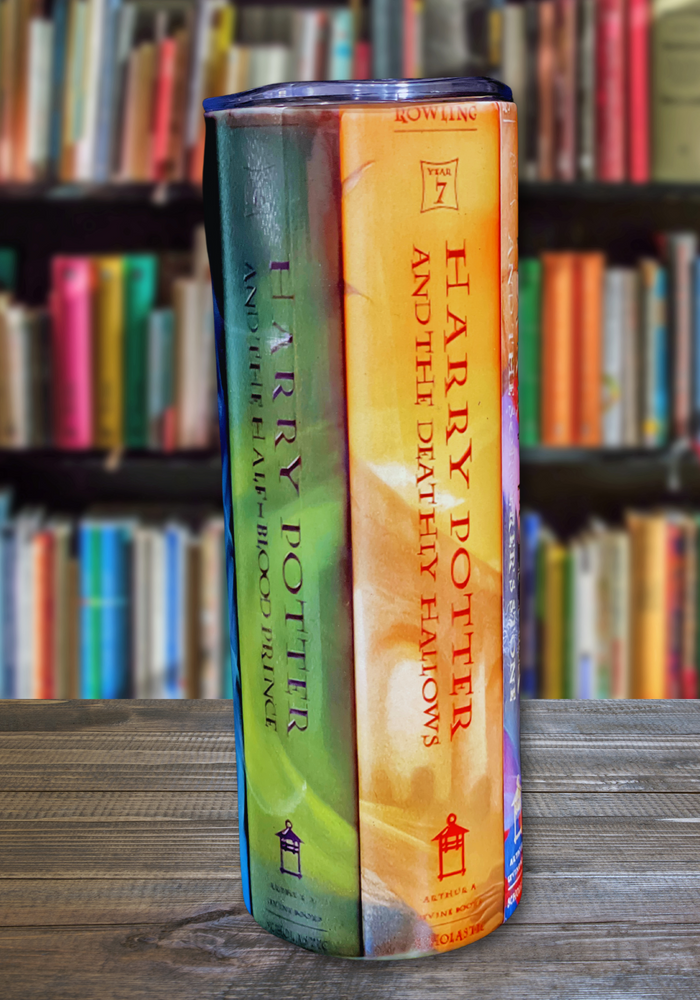 A 20 oz stainless steel insulated tumbler featuring a sublimated design of all Harry Potter book covers. Includes a secure lid and a metal straw, perfect for hot and cold drinks. Ideal for fans of the wizarding world and Harry Potter book lovers.